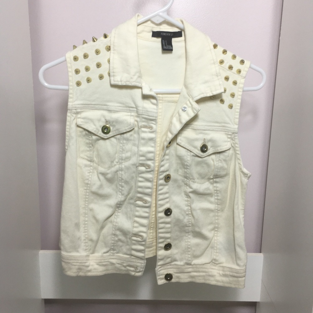 Forever 21 white cutoff jean jacket size S PRICE DROP!✔️
